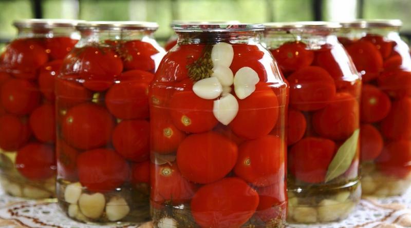 The most delicious pickled tomatoes for the winter recipes How to pickle large tomatoes