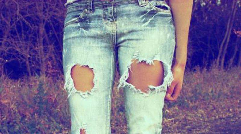Wie macht man mit eigenen Händen Löcher in Jeans?